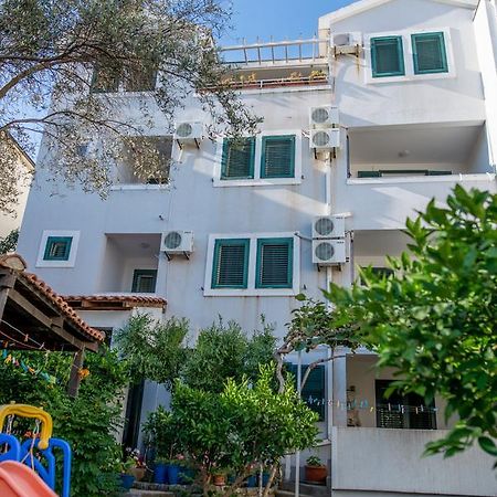 Apartman Zenta Petrovac Bagian luar foto